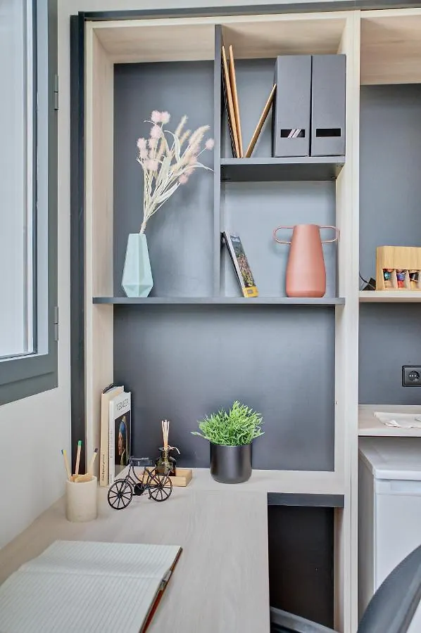 Estudios Y Habitaciones Modernas En Pamplona, Sk Spain