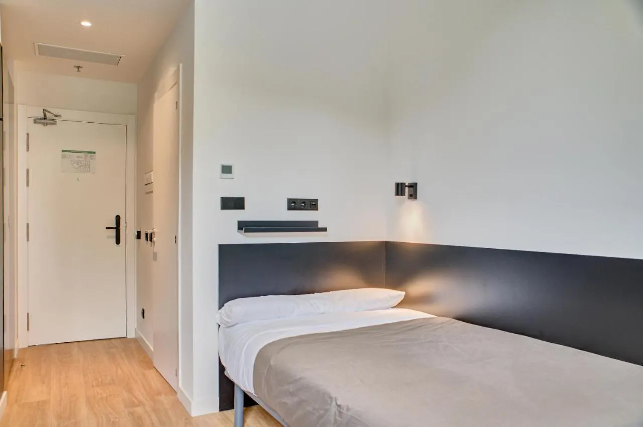 Estudios Y Habitaciones Modernas En Pamplona, Sk Spain
