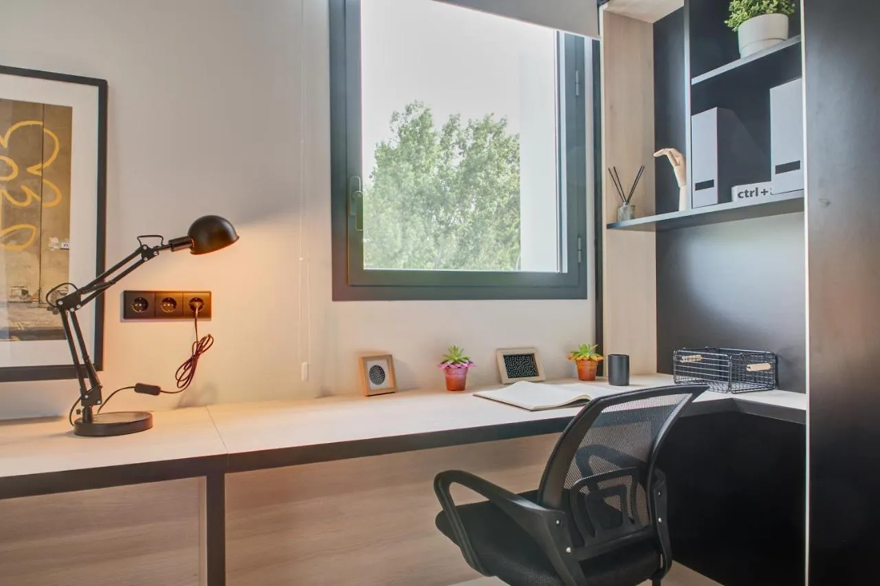 Estudios Y Habitaciones Modernas En Pamplona, Sk